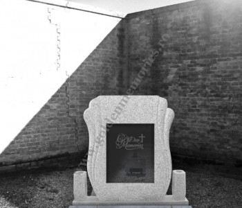 Monument aripi cu placa-Gri deschis
